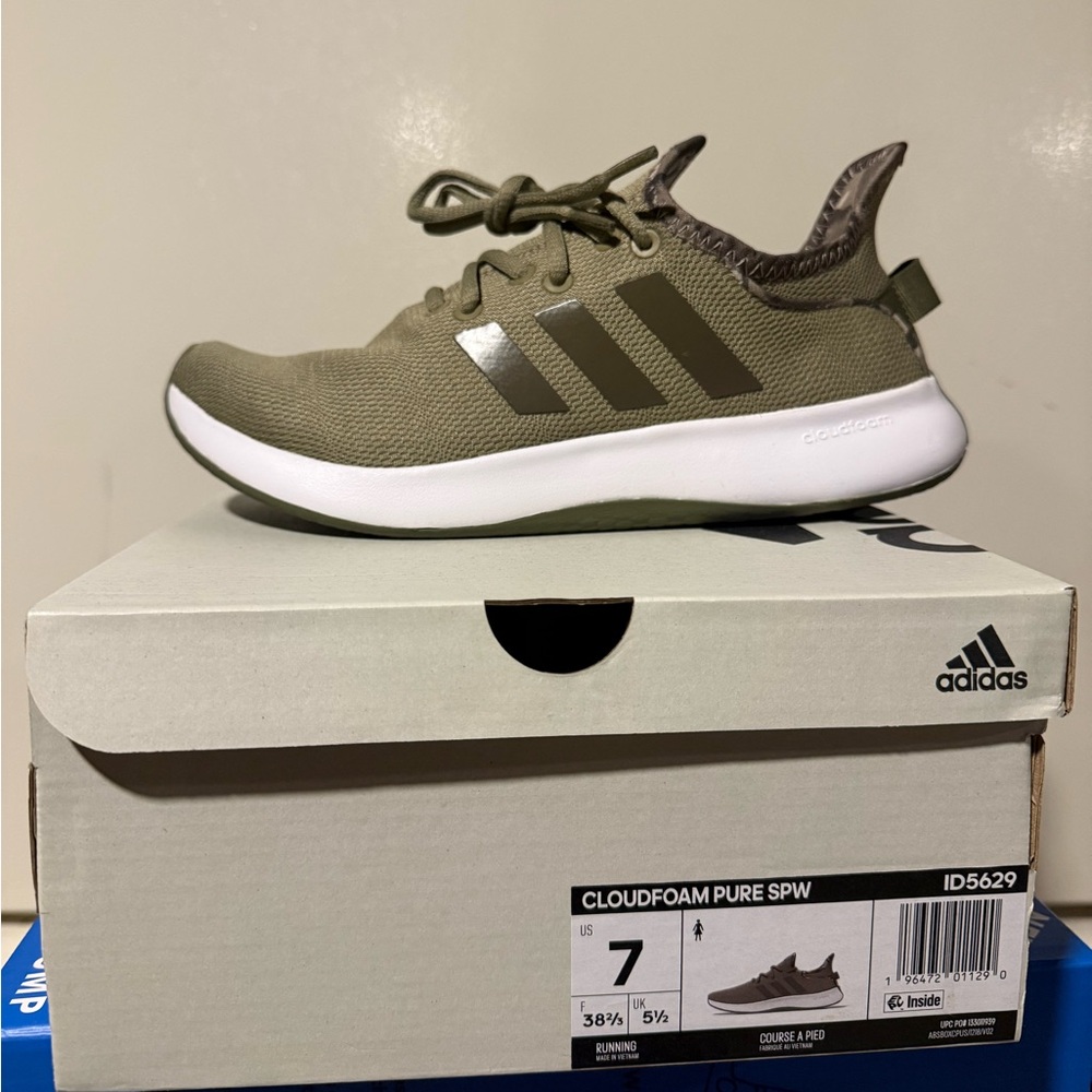 NEW Adidas Cloudfoam Shoes